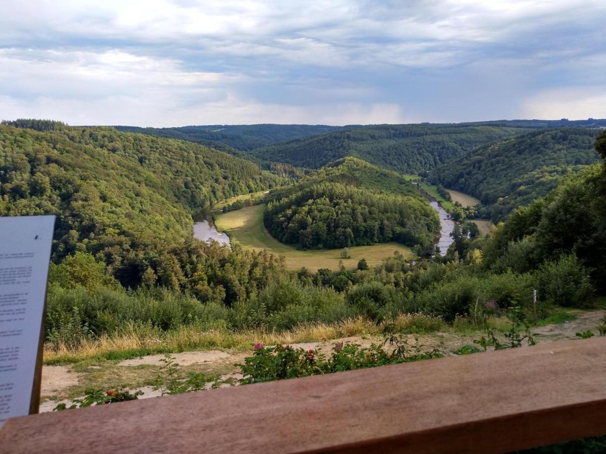 B&B Des4Seigneurs Gedinne Bagian luar foto